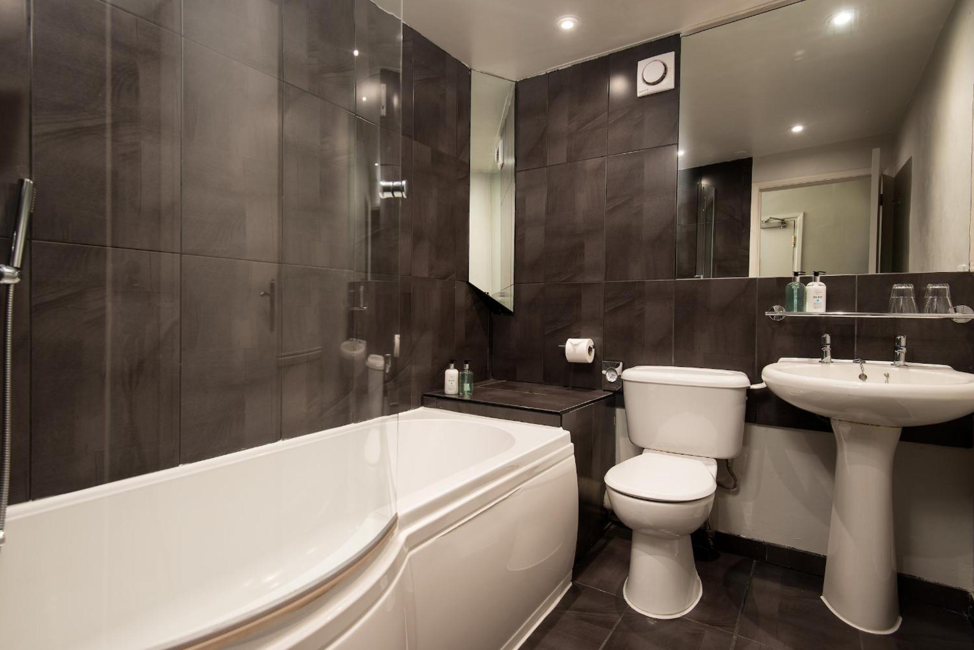 Windermere Rooms At The Wateredge Inn Ambleside Exterior photo